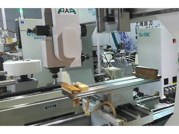 江（jiāng）蘇名佳五軸加工中（zhōng）心應用案例